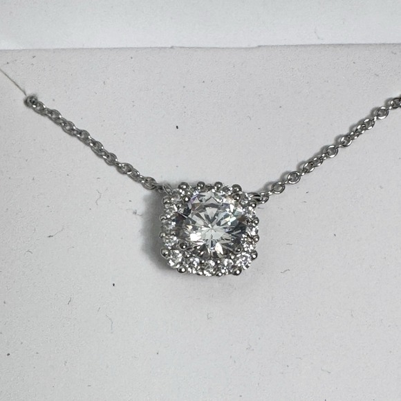 BELK Silverworks Sterling Silver & Cubic‎ Zirconia Necklace New in Box - Picture 3 of 4